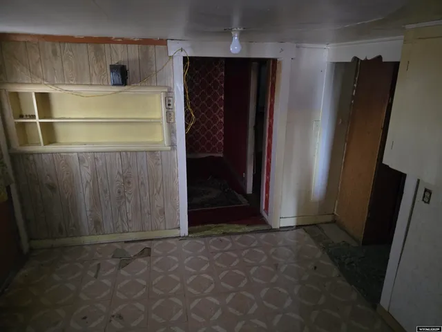 $32,900 | 220 East Center Street, Rawlins, WY 82301