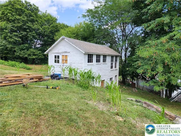 $80,000 | 6366 Sullivan Trail, Wind Gap, PA 18091