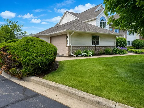 $348,000 | 2205 North University Drive, Unit 5, Waukesha, WI 53188