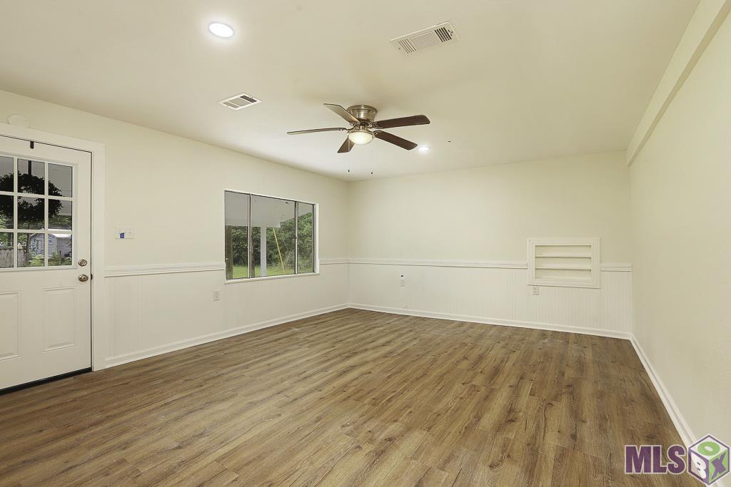33485 Clinton Allen Road Denham Springs, LA 70706 - Photo 3 of 18