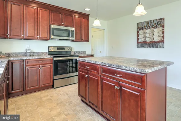 $434,900 | 322 Valley View Circle, Unit 138, York, PA 17408