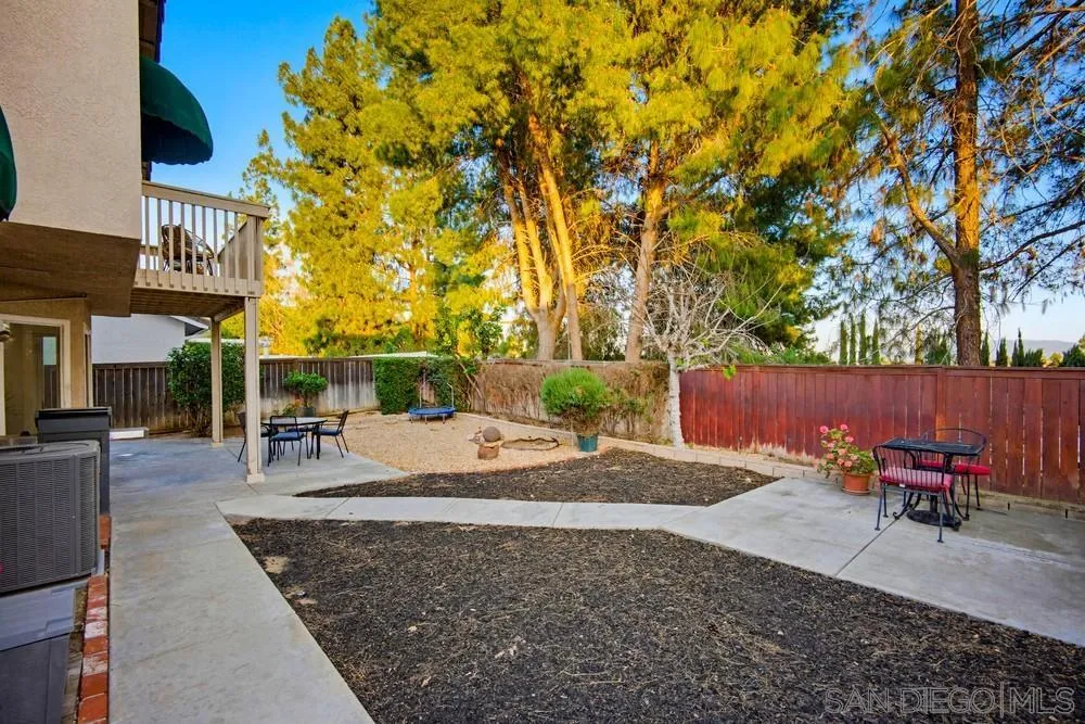 39900 Quigley Road Murrieta, CA 92562 - Photo 41 of 58 a view of a park with sitting area