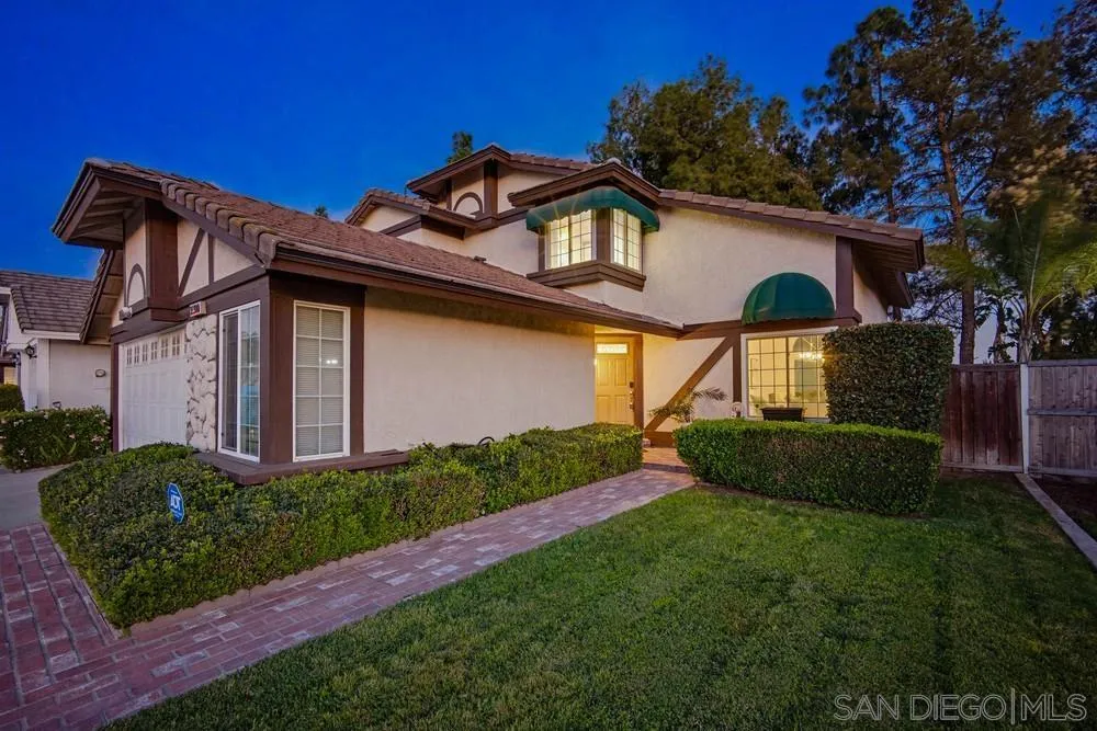 39900 Quigley Road Murrieta, CA 92562 - Photo 5 of 58 a view of a back yard of the house