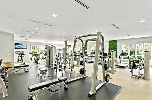 $2,700 | 8515 53rd Place East, Bradenton, FL 34211