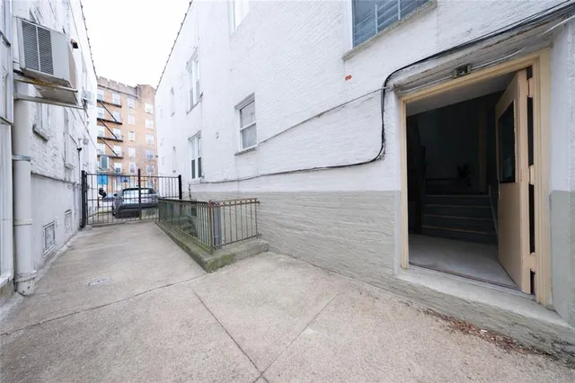 $1,599,900 | 6314 23rd Avenue | Mapleton