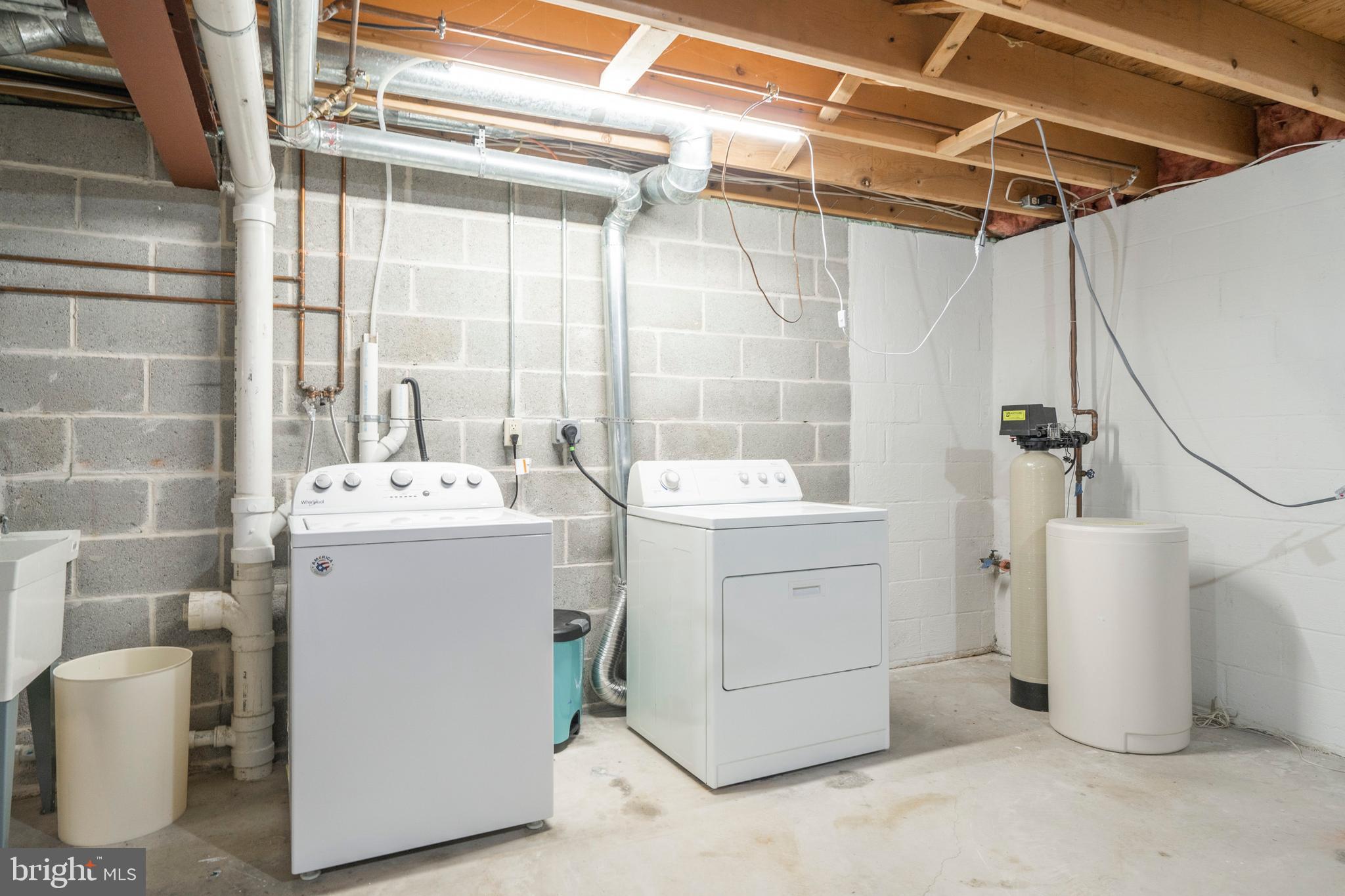 8 Foster Lane, Unit R8 Downingtown, PA 19335 - Photo 54 of 56 Laundry area