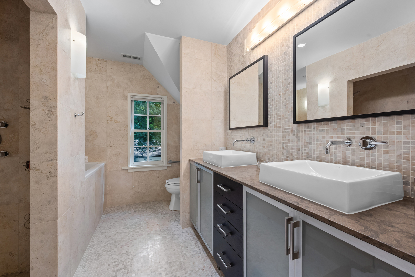 445 East Deerpath Road Lake Forest, IL 60045 - Photo 20 of 32 Gallery Image 20