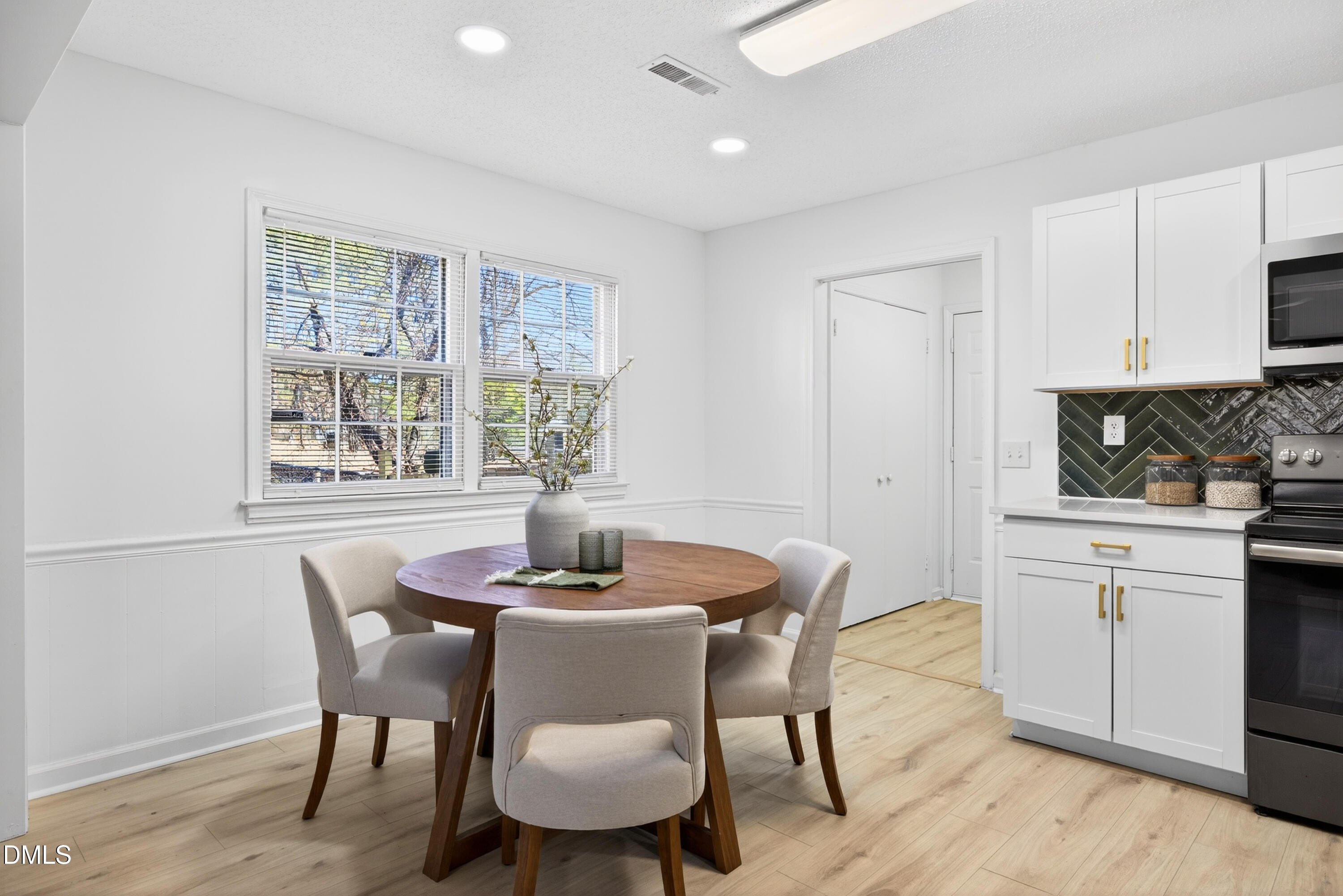 800 Plentywood Court Raleigh, NC 27615 - Photo 15 of 34 Scene-17