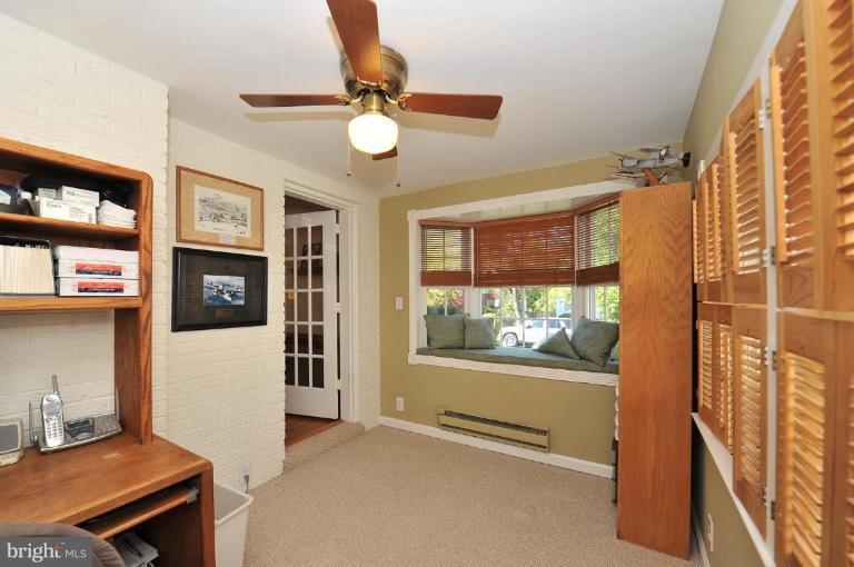 2503 Farm Road Alexandria, VA 22302 - Photo 13 of 25 Den