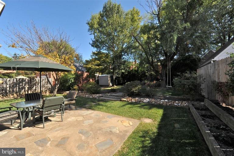 2503 Farm Road Alexandria, VA 22302 - Photo 20 of 25 Patio