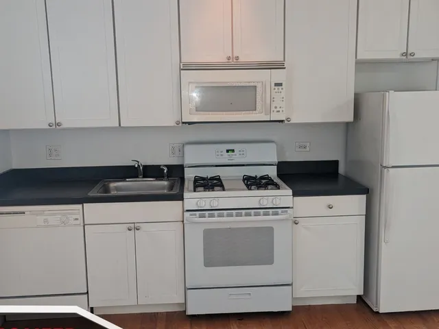 $1,595 | 4715 North Sheridan Road, Unit 13N, Chicago, IL 60640