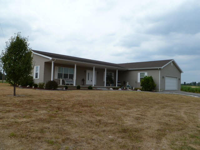 8687 Kinlou Road Kinmundy, IL 62854 - Photo 1 of 21 Gallery Image 1
