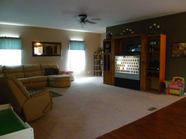 8687 Kinlou Road Kinmundy, IL 62854 - Photo 2 of 21 Gallery Image 2