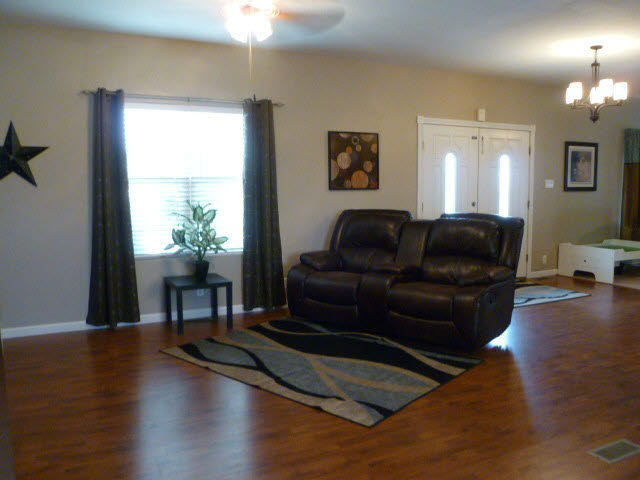 8687 Kinlou Road Kinmundy, IL 62854 - Photo 3 of 21 Gallery Image 3