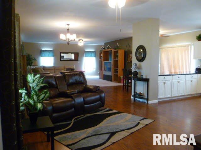 8687 Kinlou Road Kinmundy, IL 62854 - Photo 4 of 21 Gallery Image 4