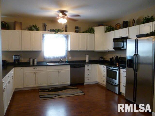 8687 Kinlou Road Kinmundy, IL 62854 - Photo 6 of 21 Gallery Image 6