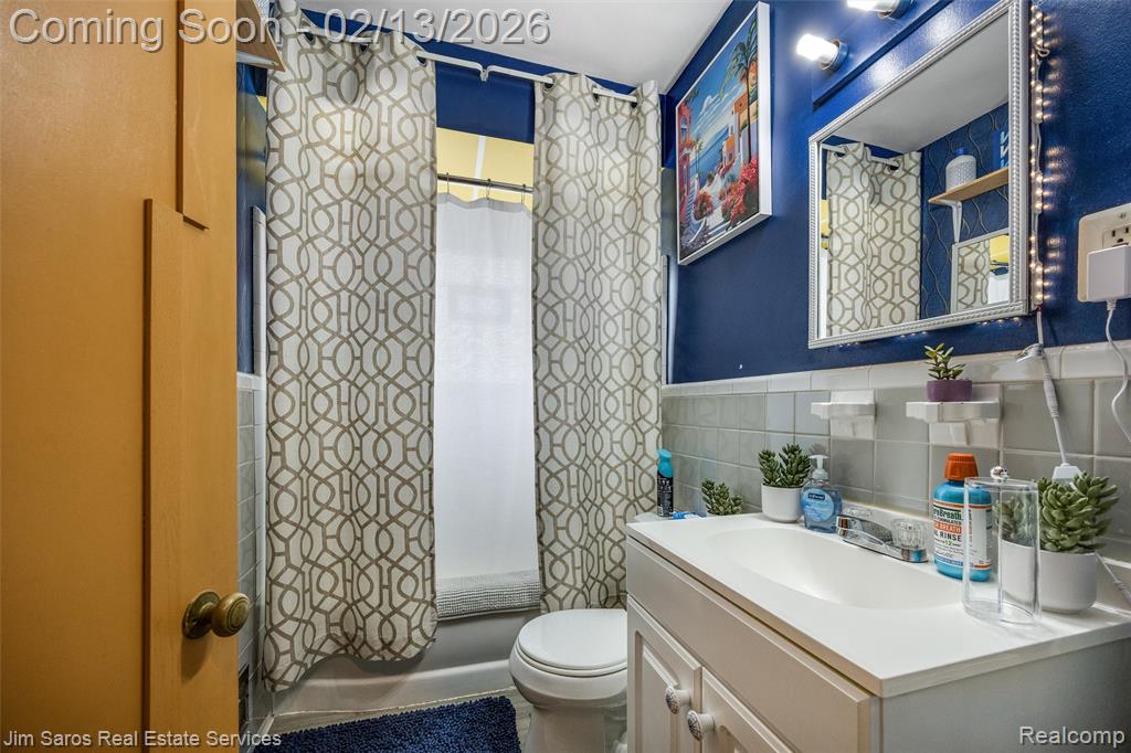2005 Vernier Road Grosse Pointe Woods, MI 48236 - Photo 6 of 14