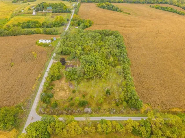 $449,000 | 6944 Southwest Thornton Road, Clarksdale, MO 64430