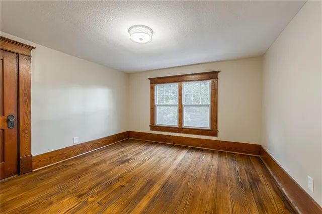 $449,000 | 6944 Southwest Thornton Road, Clarksdale, MO 64430