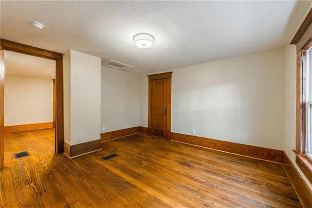 $449,000 | 6944 Southwest Thornton Road, Clarksdale, MO 64430