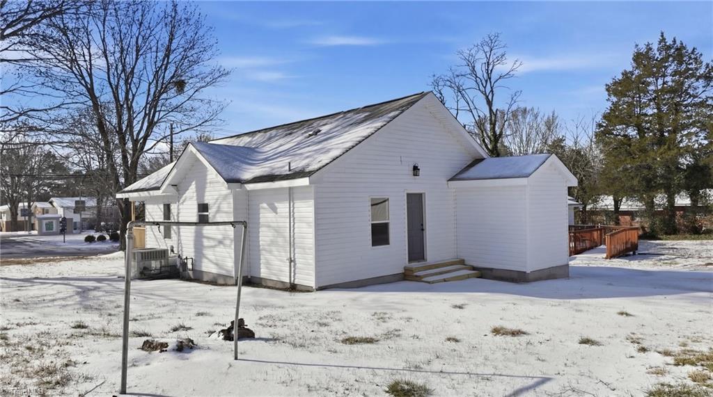 1823 McKnight Mill Road Greensboro, NC 27405 - Photo 29 of 34 Gallery Image 29
