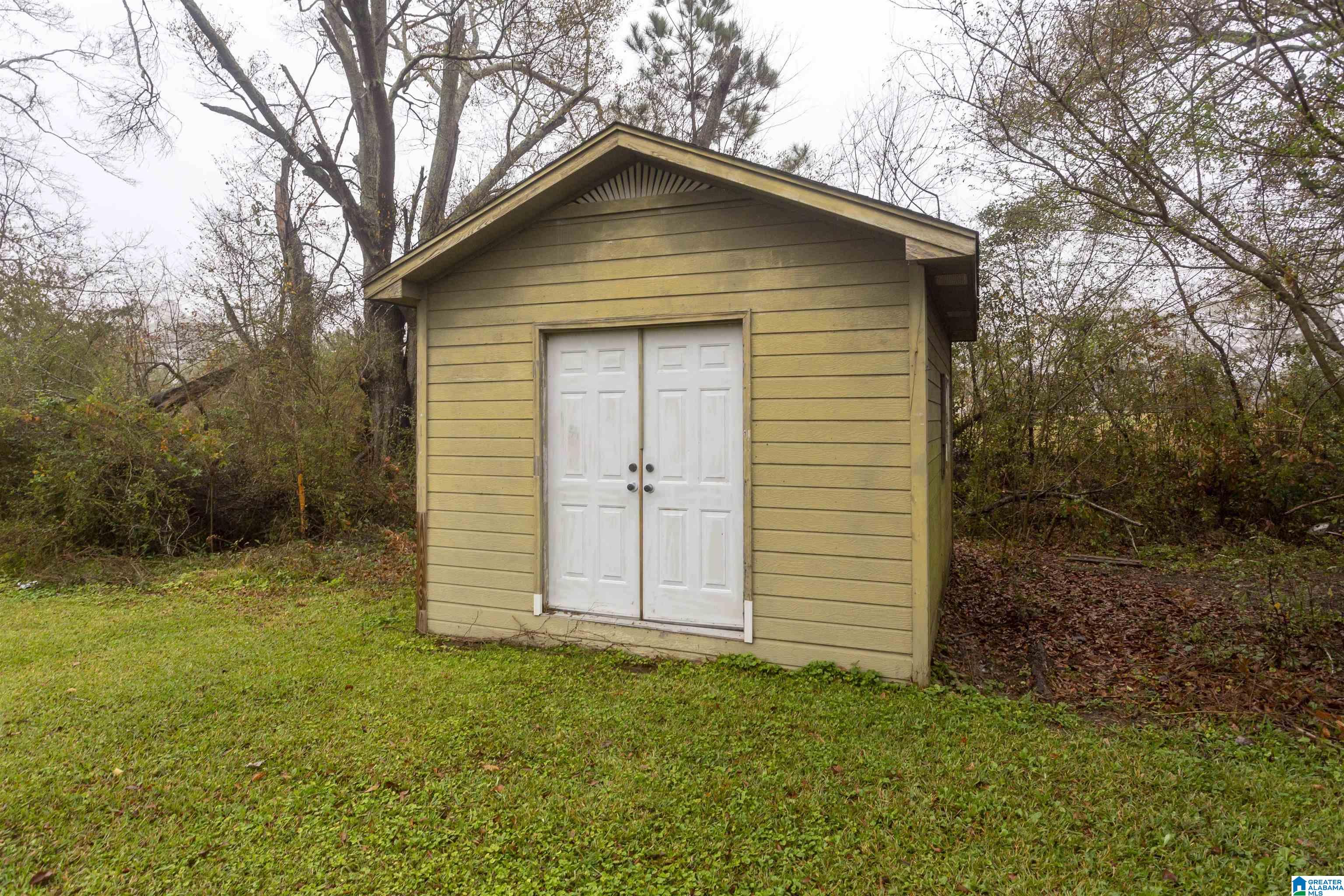 300 Edgewood Street Clanton, AL 35045 - Photo 7 of 33