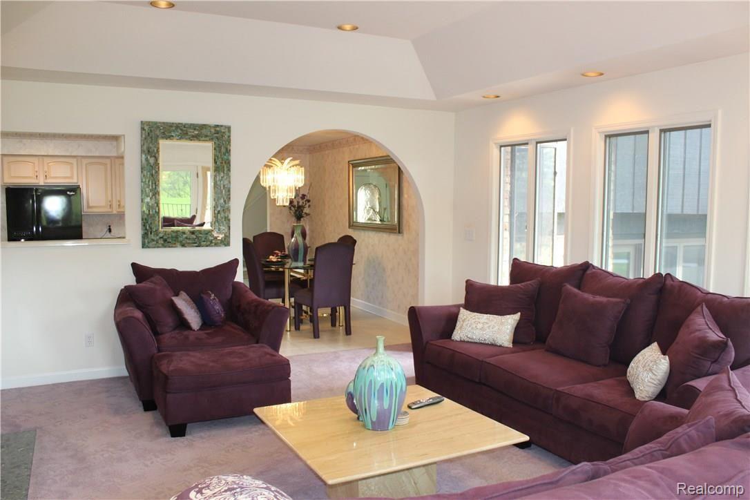 1449 North Dye Road Flint, MI 48532 - Photo 7 of 41 1449 N. Dye Rd living room