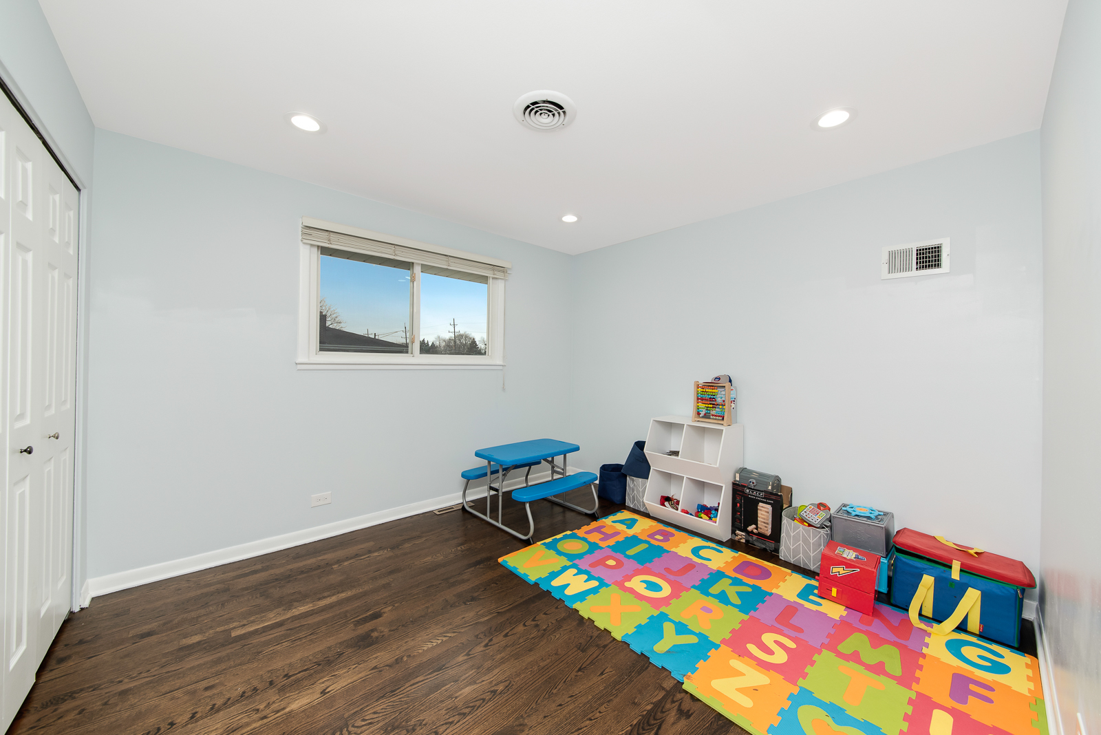 711 South Mt Prospect Road Des Plaines, IL 60016 - Photo 12 of 19 Gallery Image 12