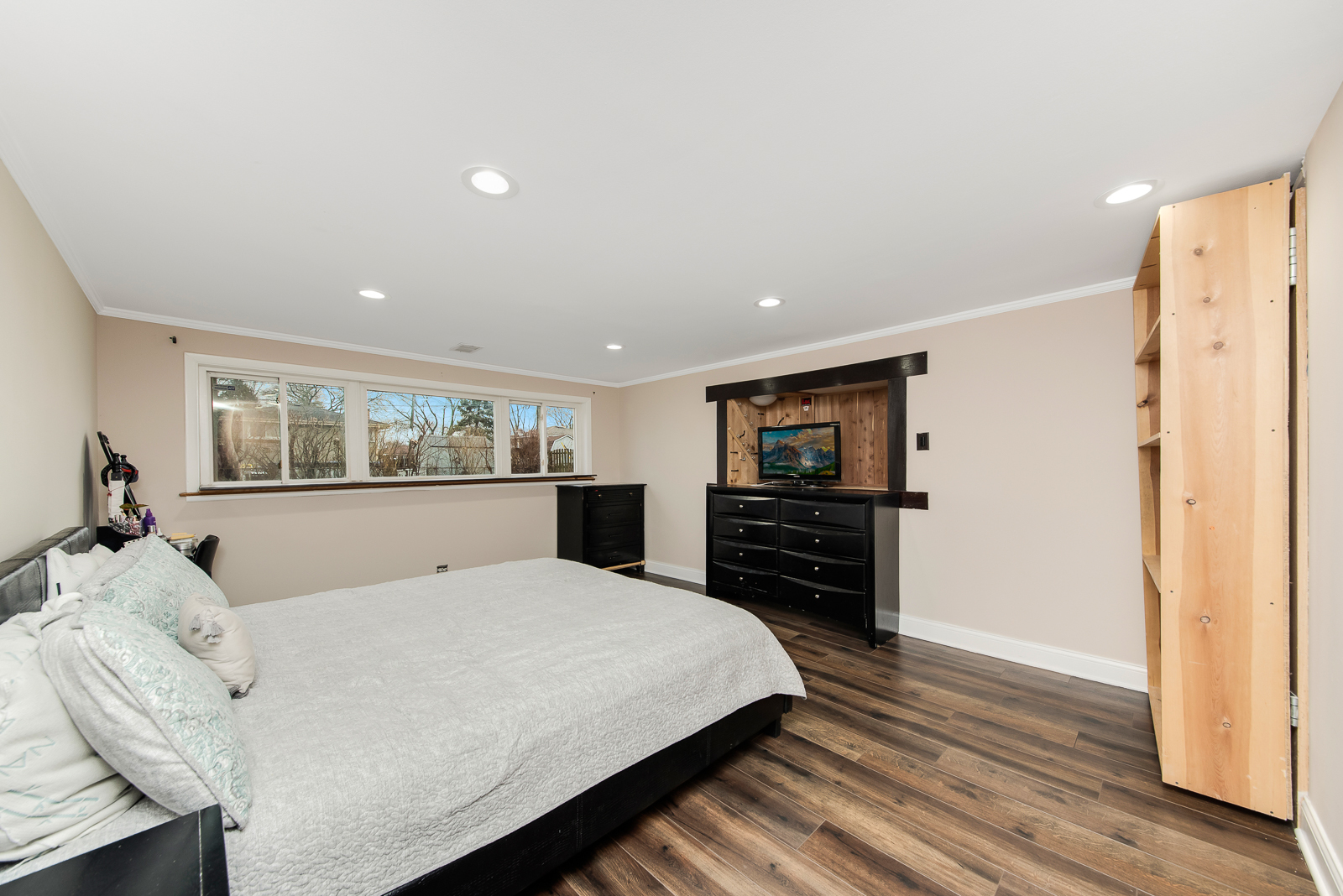 711 South Mt Prospect Road Des Plaines, IL 60016 - Photo 13 of 19 Gallery Image 13
