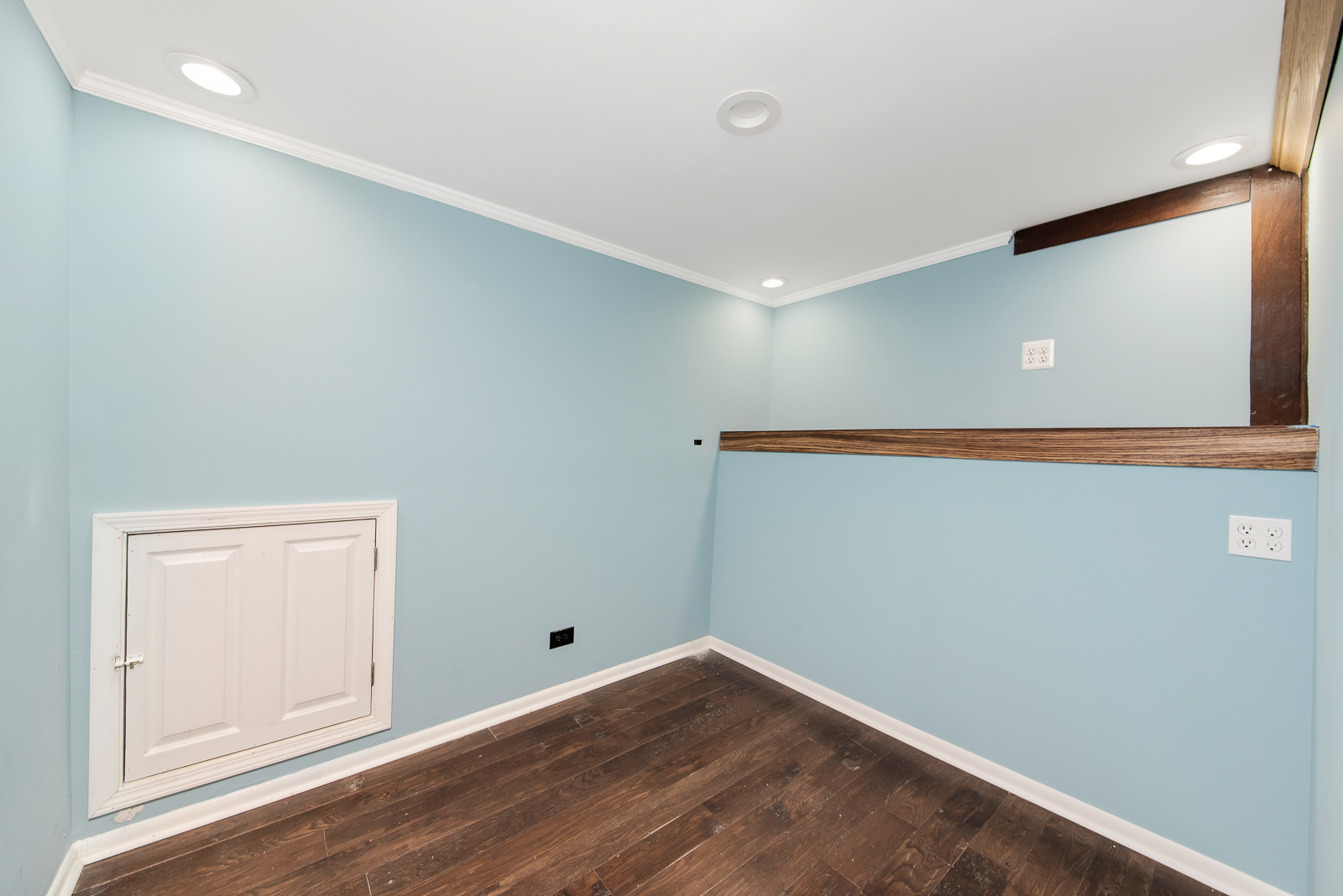 711 South Mt Prospect Road Des Plaines, IL 60016 - Photo 15 of 19 Gallery Image 15