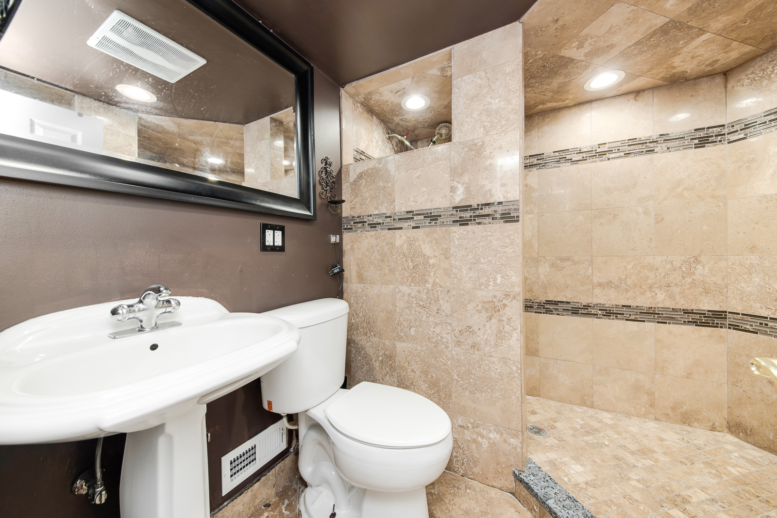 711 South Mt Prospect Road Des Plaines, IL 60016 - Photo 16 of 19 Gallery Image 16