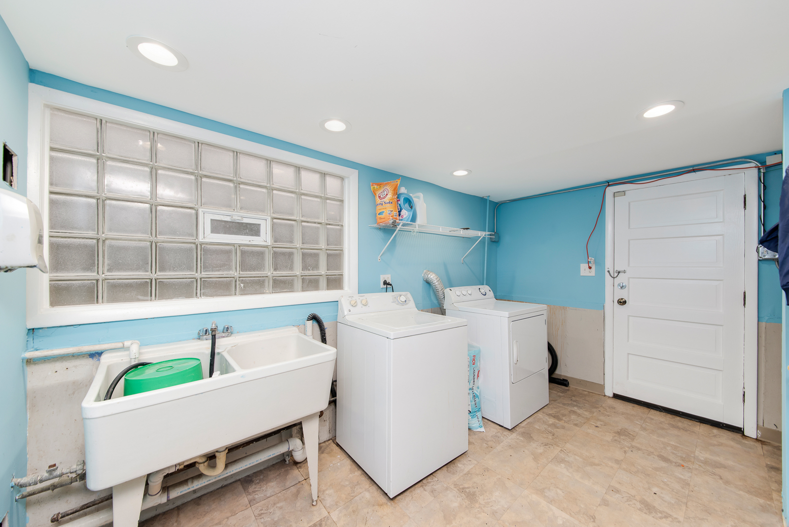 711 South Mt Prospect Road Des Plaines, IL 60016 - Photo 17 of 19 Gallery Image 17