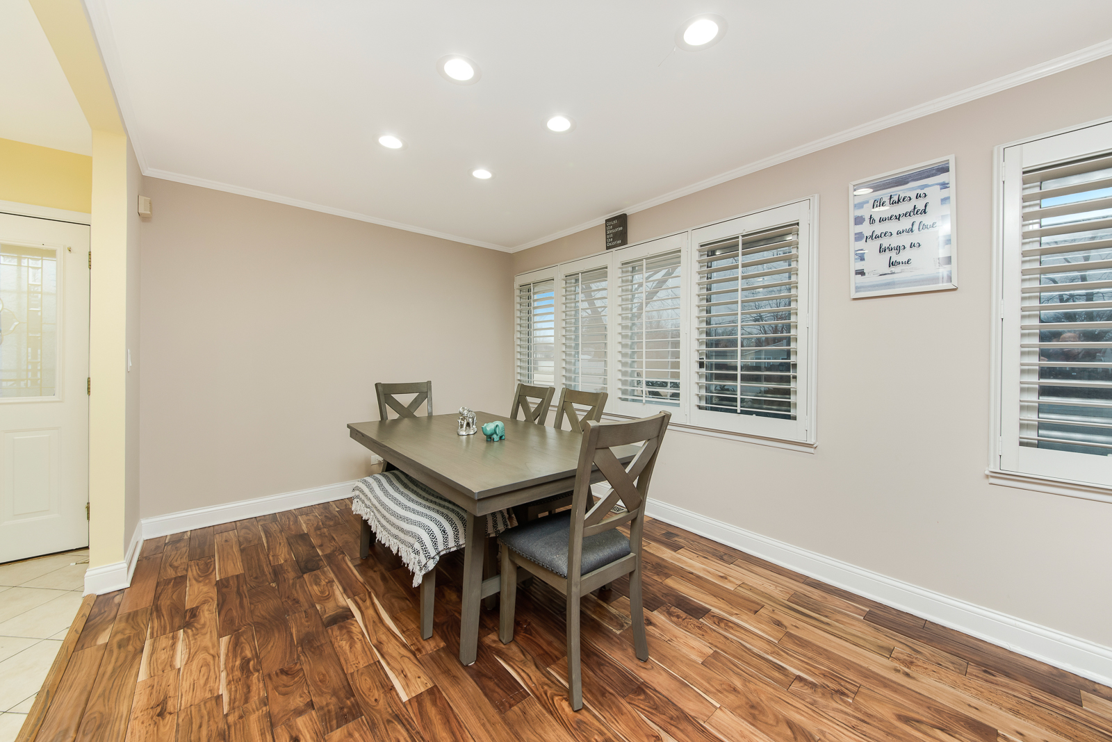711 South Mt Prospect Road Des Plaines, IL 60016 - Photo 5 of 19 Gallery Image 5