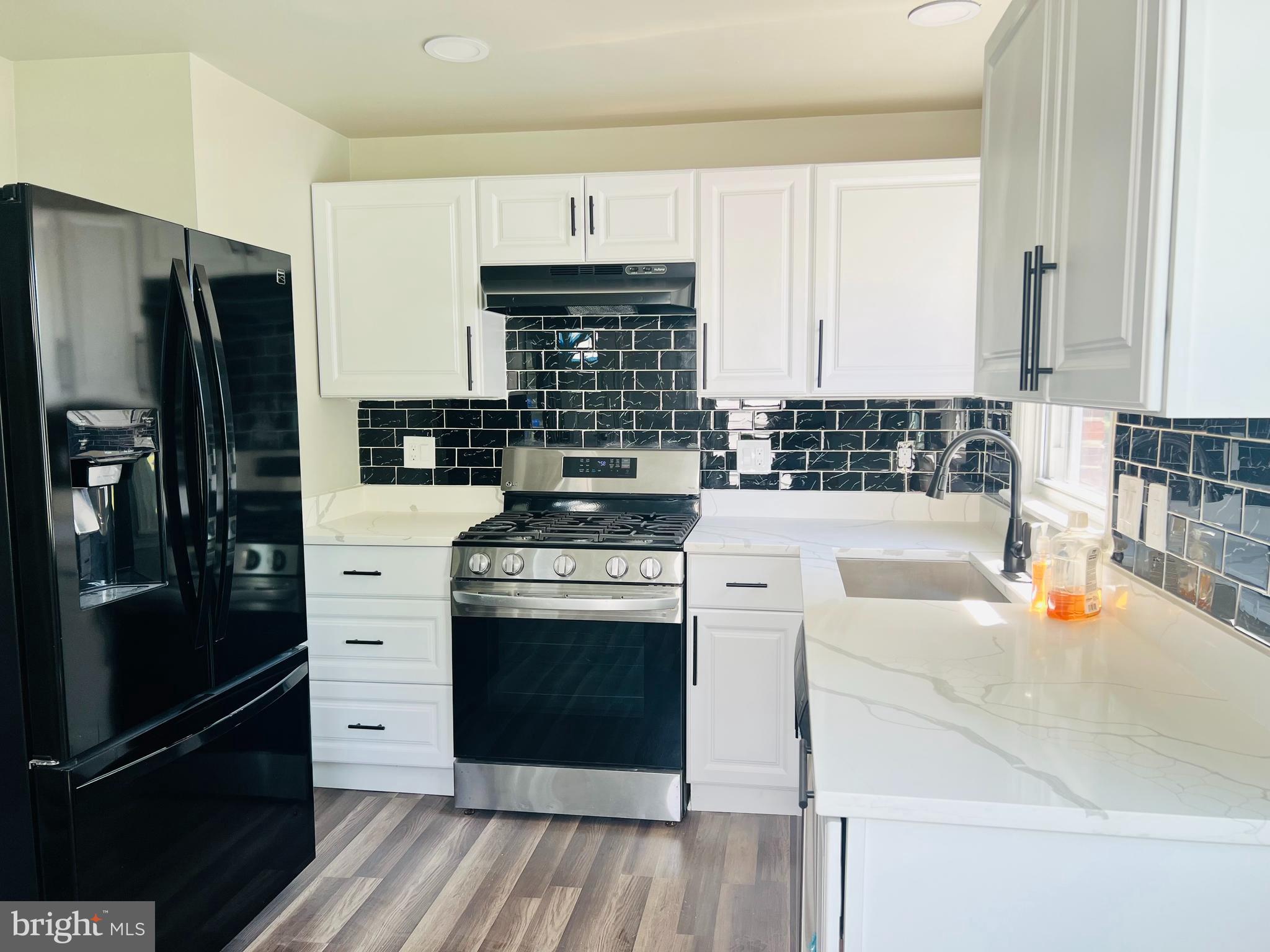9915 Cottrell Terrace Silver Spring, MD 20903 - Photo 4 of 10 Kitchen