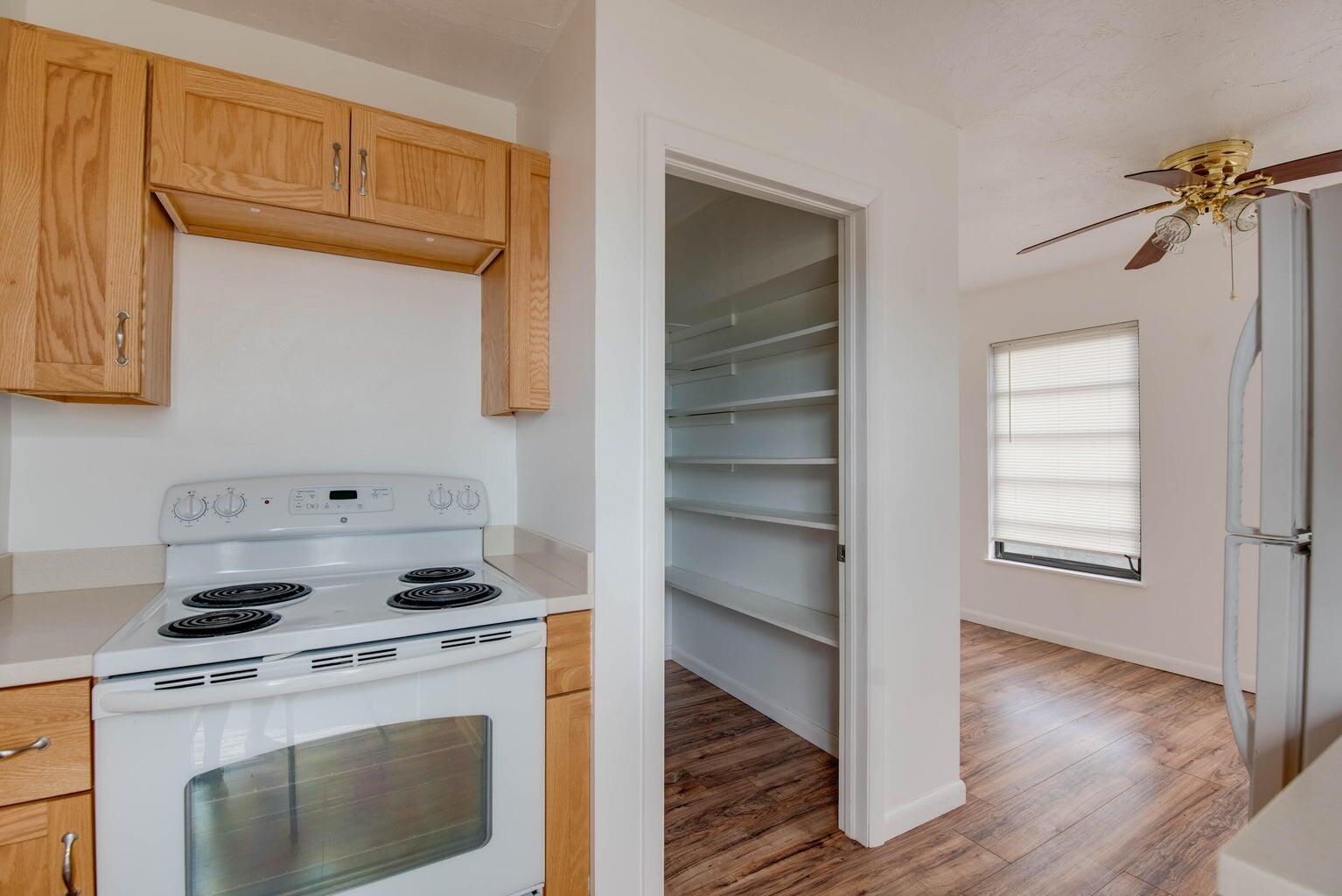 711 State Road, Unit 4A Summerland Key, FL 33042 - Photo 10 of 28 kitchen w pantry