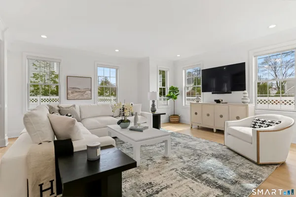 $1,599,000 | 10 Pansy Road, Fairfield, CT 06824