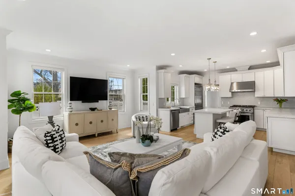 $1,599,000 | 10 Pansy Road, Fairfield, CT 06824