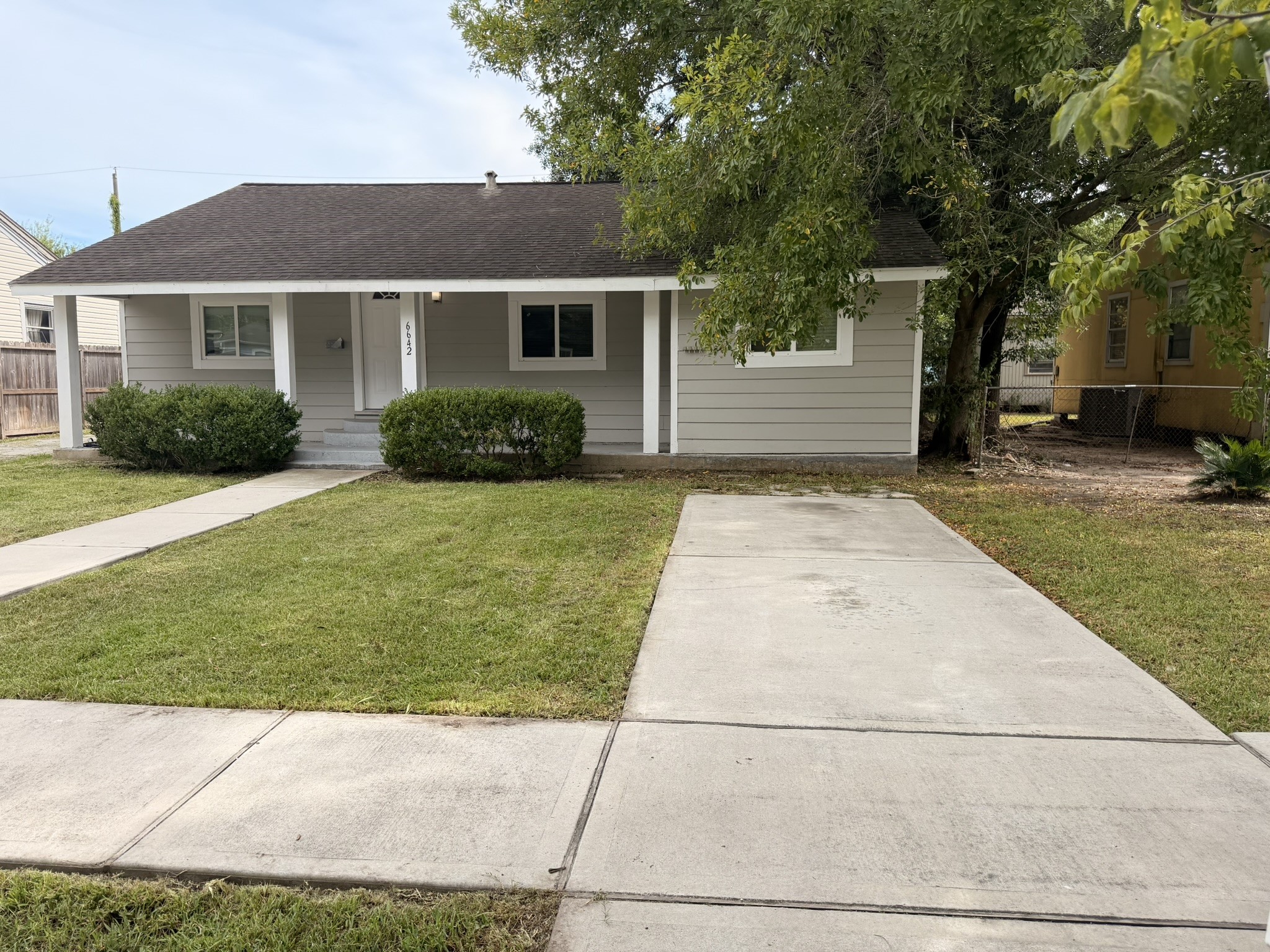 6642 Kernel Street Houston, TX 77087 - Photo 1 of 13 Gallery Image 1