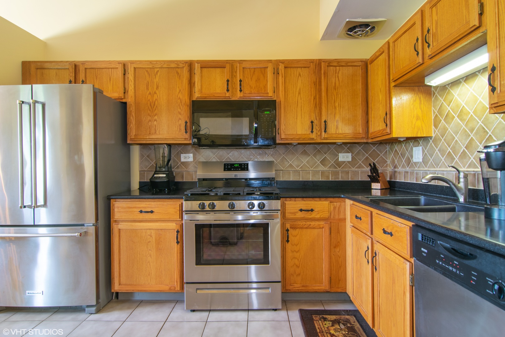 711 High Ridge Road, Unit A Roselle, IL 60172 - Photo 4 of 12