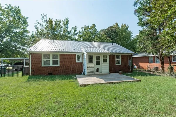 $249,900 | 208 Avondale Drive, Lexington, NC 27295