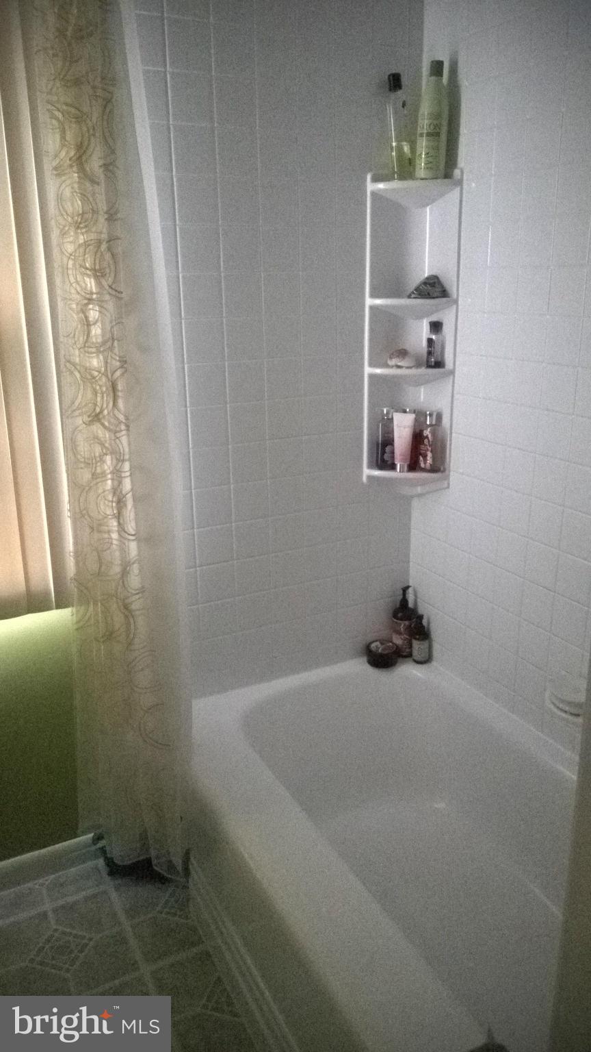 1335 Cedarcroft Road Baltimore, MD 21239 - Photo 3 of 11 Bath