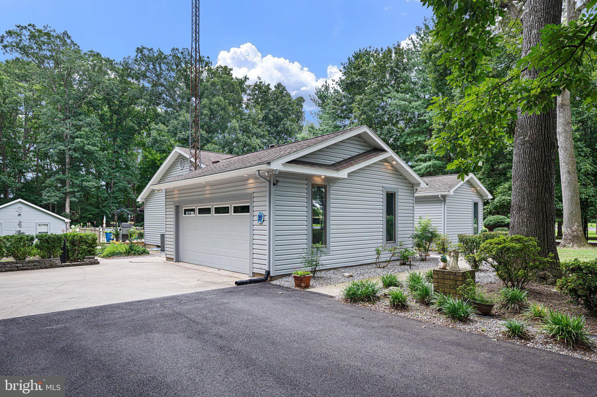 6401 Cedar Neck Road Milford, DE 19963 - Photo 10 of 42 Attached Garage-Plenty of Parking