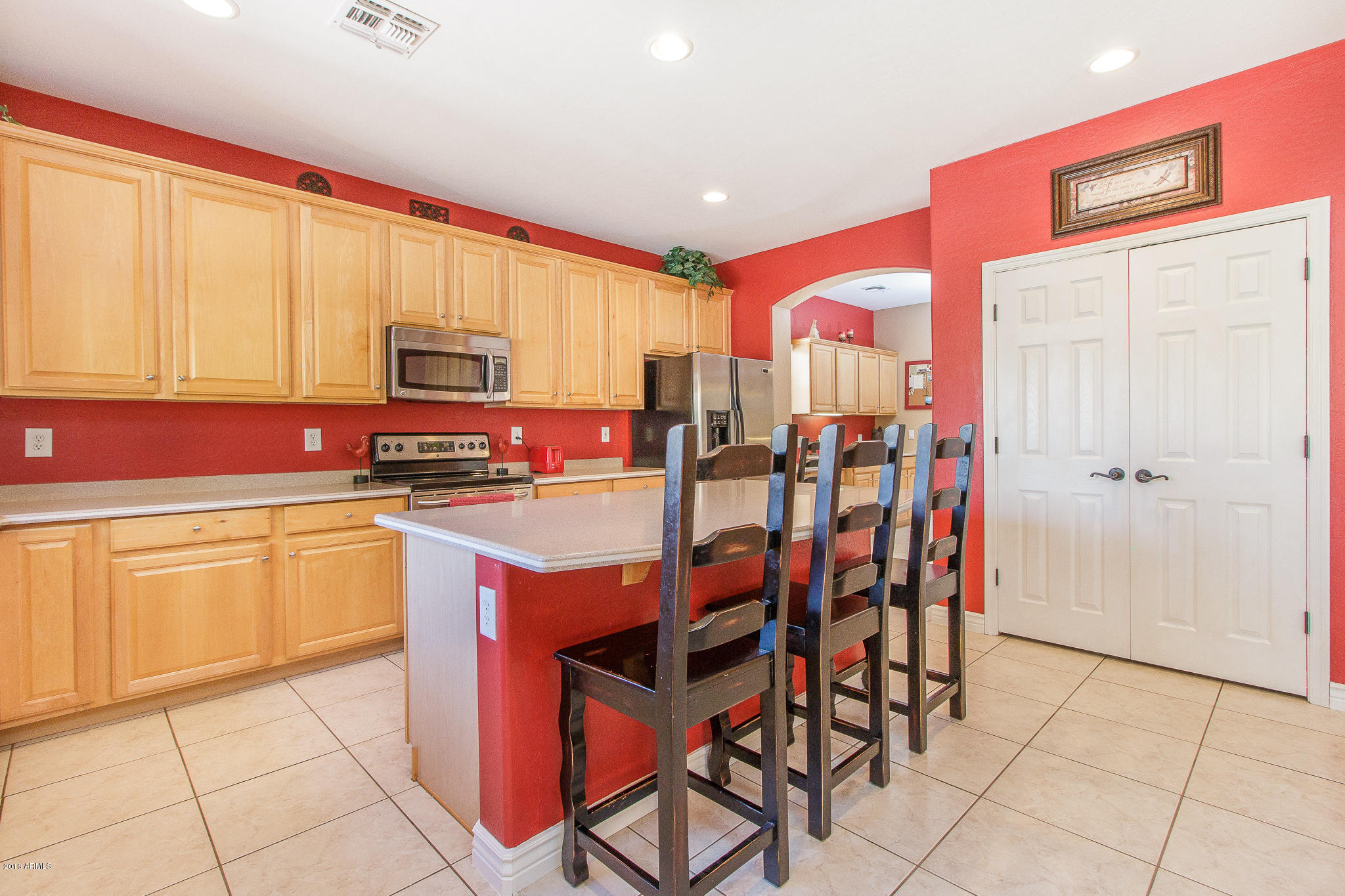 312 East Hopkins Road Gilbert, AZ 85295 - Photo 8 of 43 8) KITCHEN