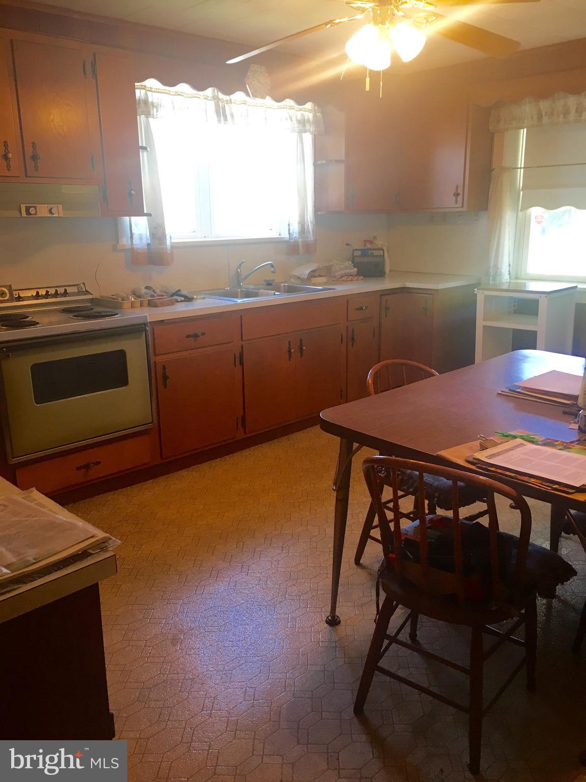 942 Old Topton Road Mertztown, PA 19539 - Photo 6 of 18 Gallery Image 6