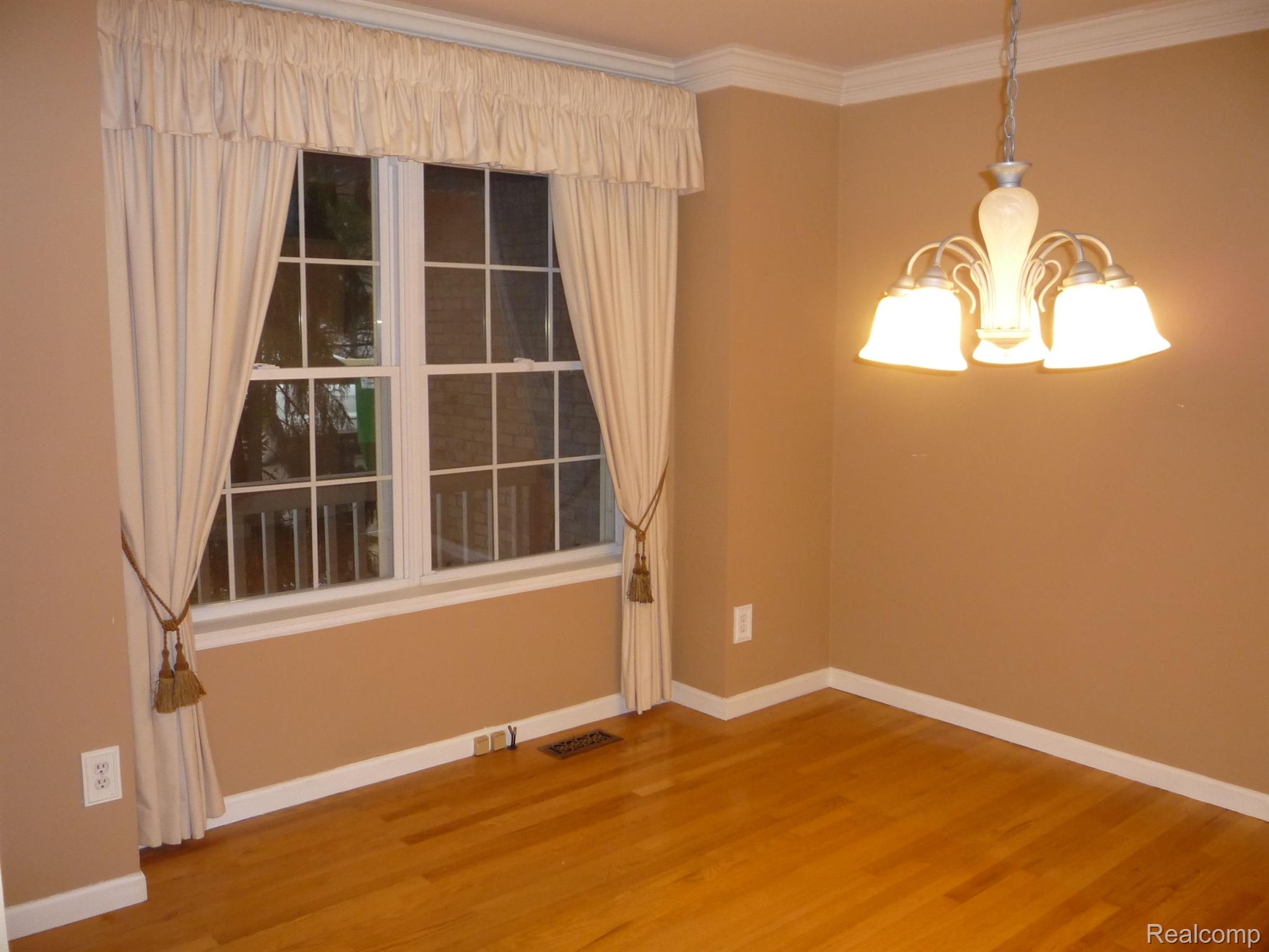 1423 Rillview Court Metamora, MI 48455 - Photo 25 of 62 dining room