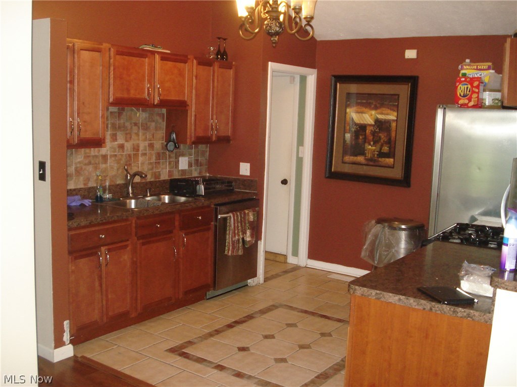 26200 Tryon Road Bedford, OH 44146 - Photo 3 of 20 Gallery Image 3