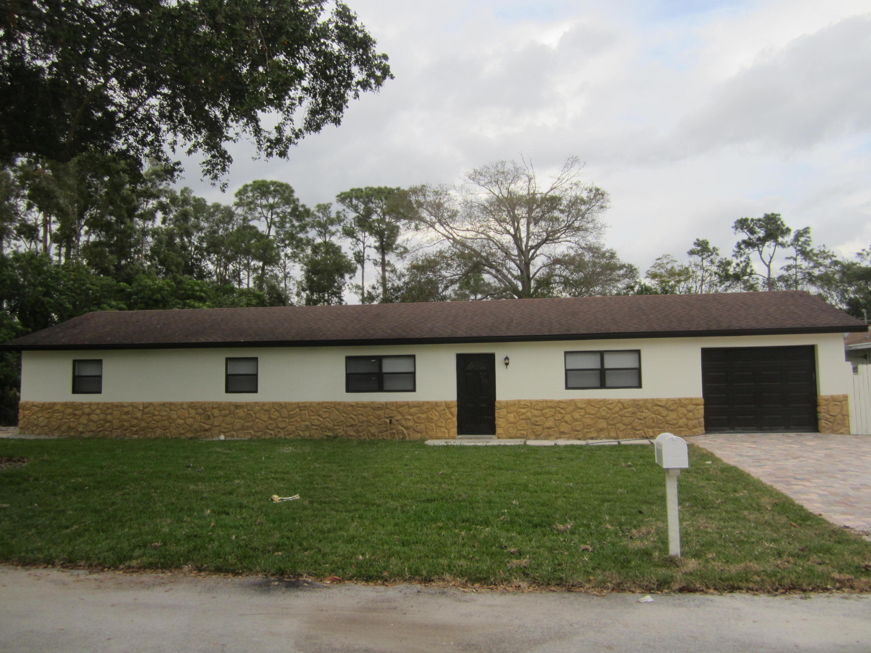 5985 Mango Road West Palm Beach, FL 33413 - Photo 4 of 44 IMG_1857