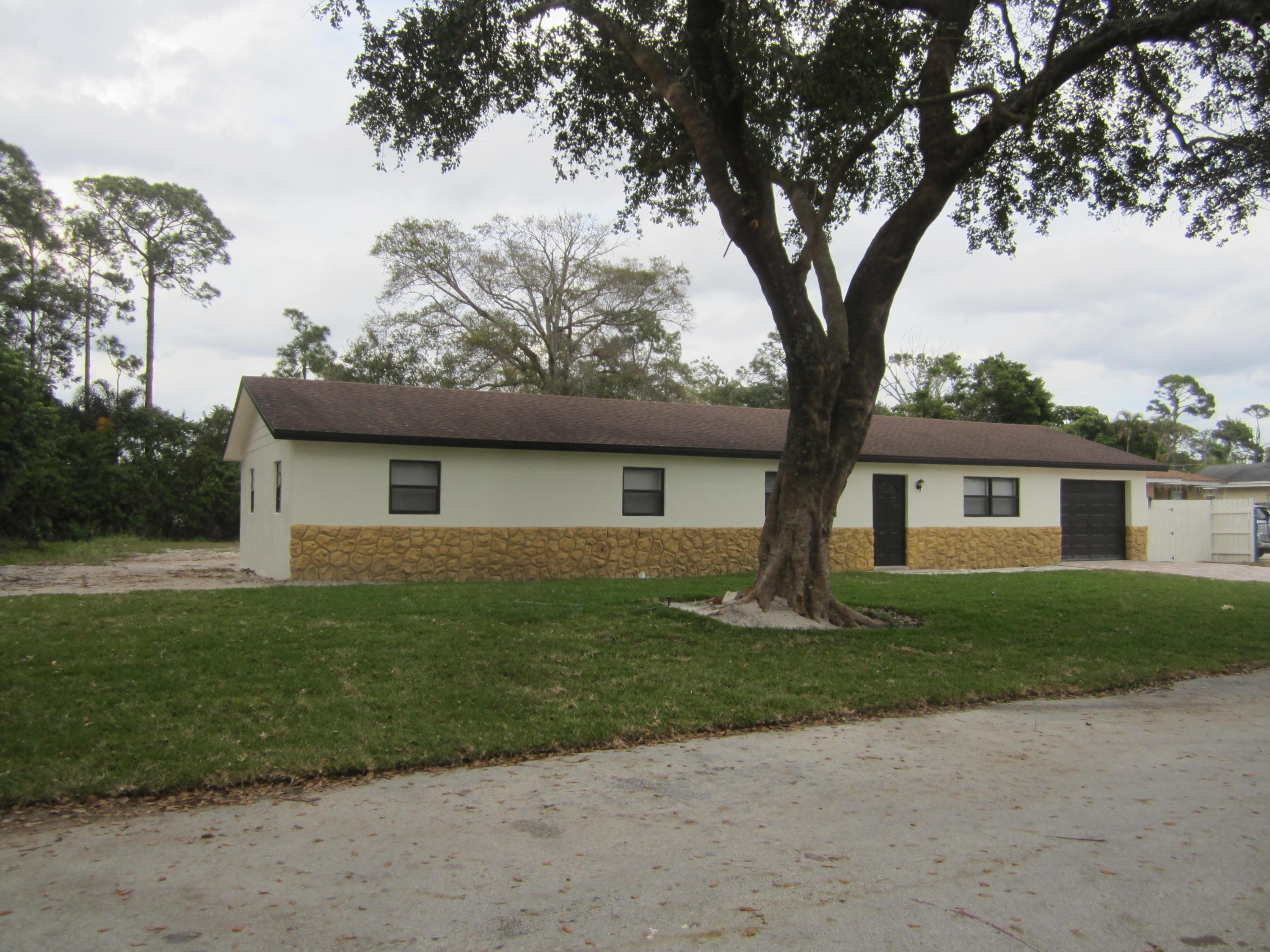 5985 Mango Road West Palm Beach, FL 33413 - Photo 5 of 44 IMG_1858