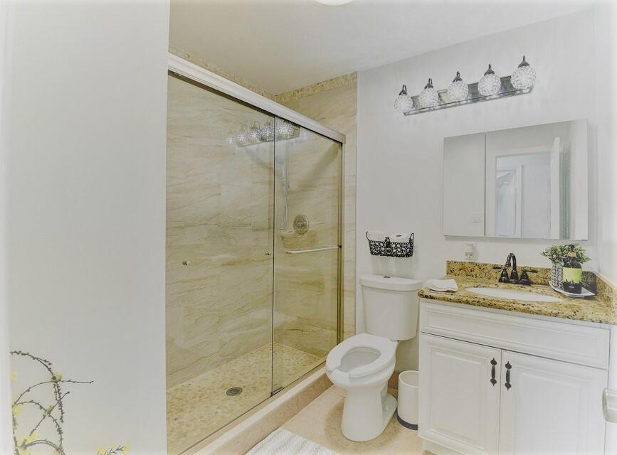 22106 Aquila Street Boca Raton, FL 33428 - Photo 15 of 45 guest bath (2)