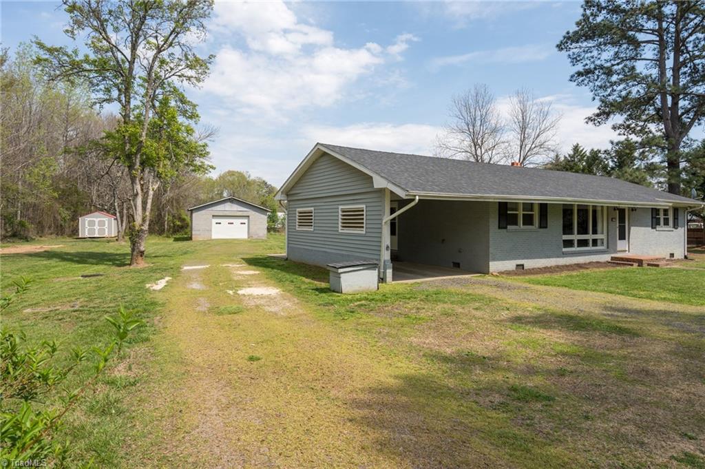 1166 Friendly Road Eden, NC 27288 - Photo 8 of 42 Gallery Image 8